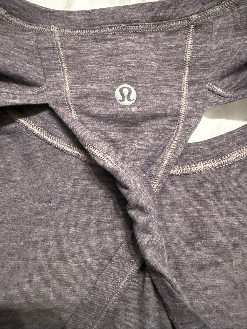 Lululemon Women’s Long-Sleeve Performance Top in Heather Purple - Picture 4 of 10
